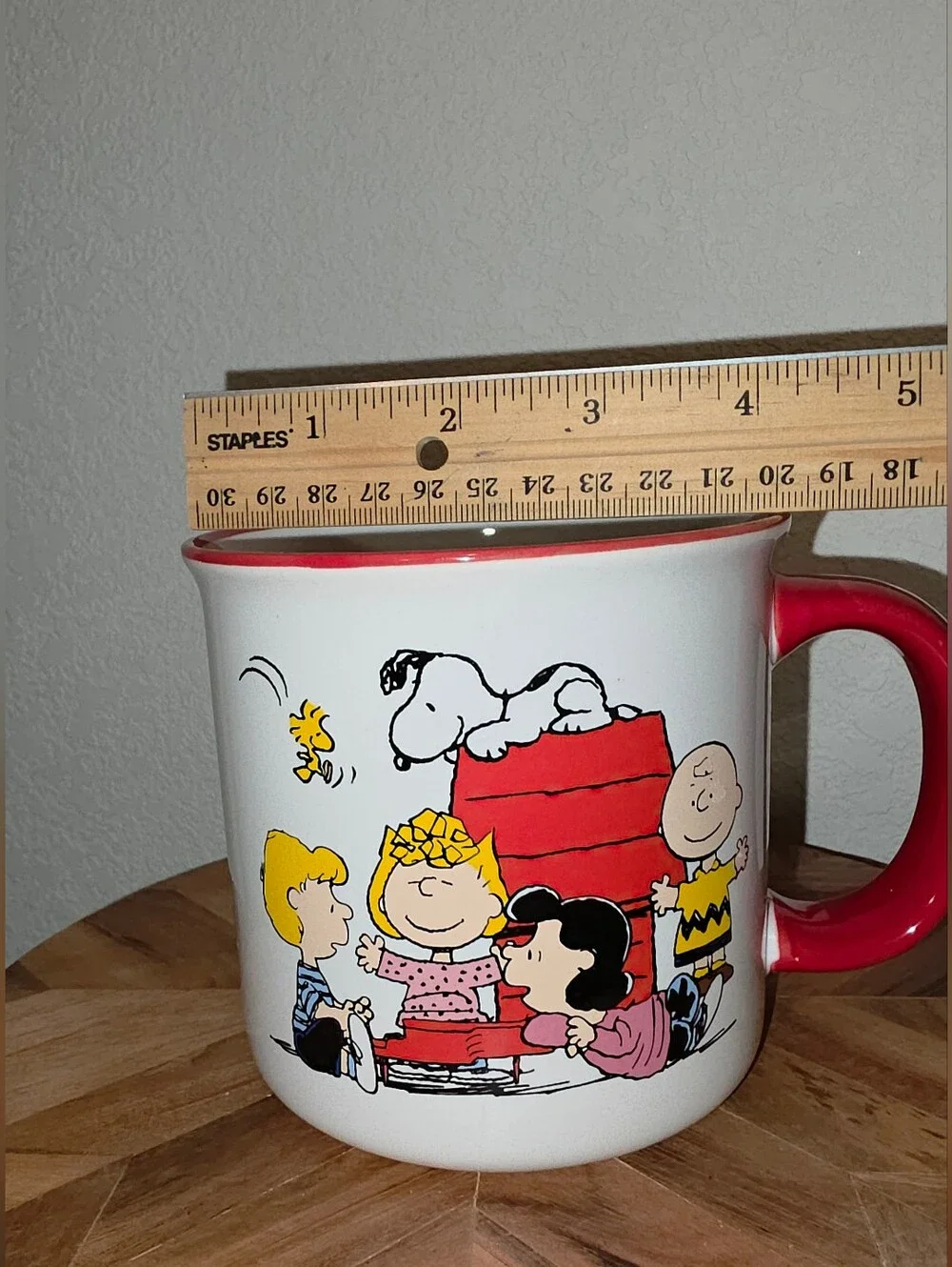 Peanuts Snoopy And Friends Characters 21 Oz Stoneware mug, White With Red
